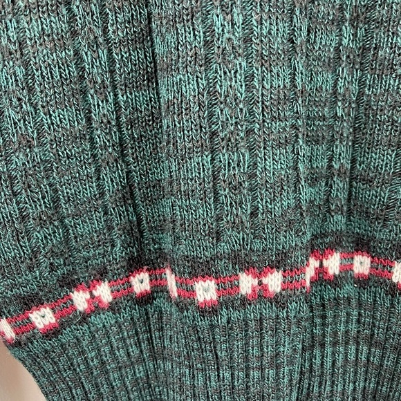 Vintage Unisex Sz Medium Green White Classic‎ Winter Deer Sweater Crew neck - Picture 7 of 7